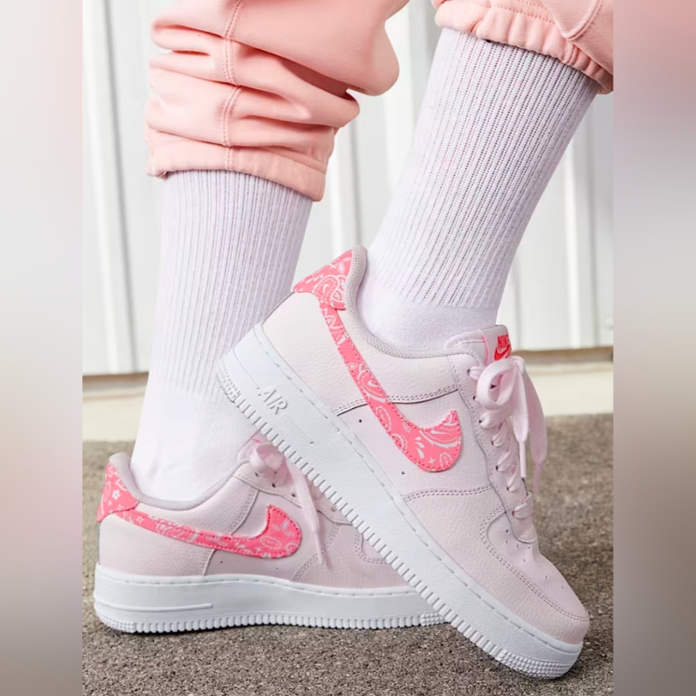 Nike Air Force 1 '07 'Pink Paisley' Women's Size 9 Sneakers MSRP $120
